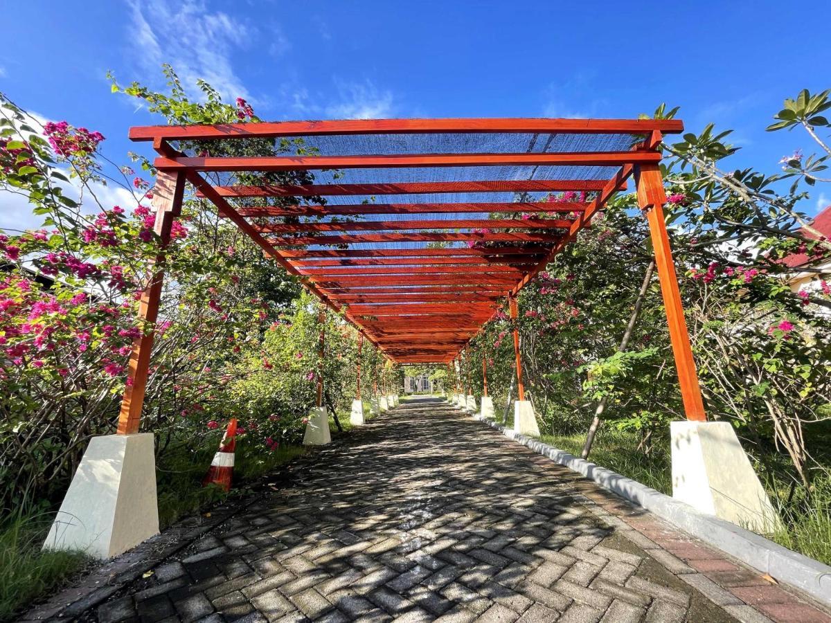 Ndc Resort & Spa Manado Buitenkant foto