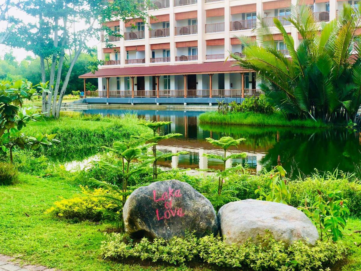 Ndc Resort & Spa Manado Buitenkant foto